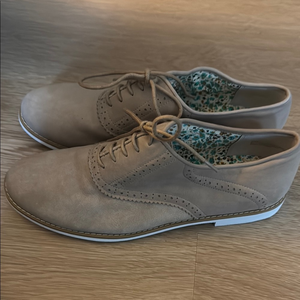 NWOT Women’s Size 8M Leather BP Tan Oxford Shoes